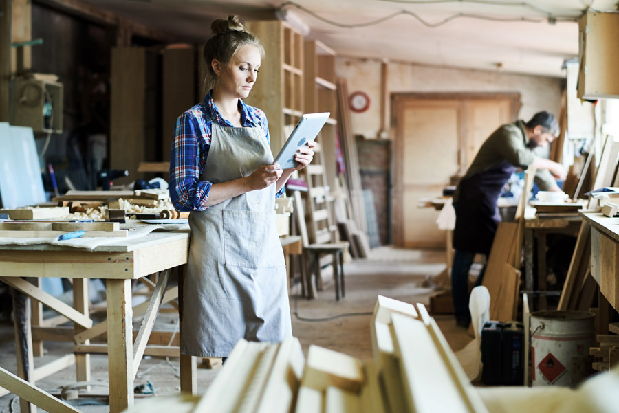 Artisan en formation IA avec CF2P – outils ChatGPT, Canva et DALL-E
